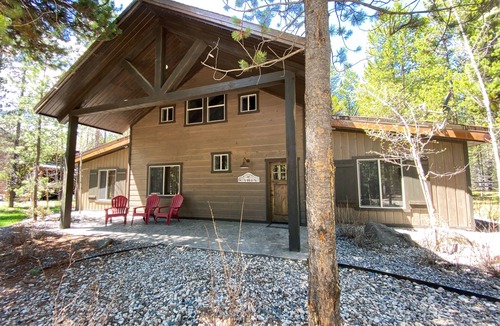 Island Park Cabin | Lazy Daze Lodge on Bill's Island near West Yellowstone National Park