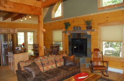 Lazy Acres House | Lazy Moose Lodge - Very popular, Highly Rated Lodge, and Minutes to the Park!