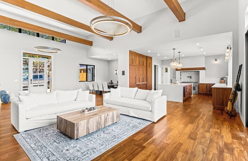 Alexandria House | Level Lakefront ' Fire Pit ' Hot Tub ' Game Room ' Kayaks