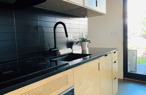 Central City Cottage | Liberty Park Garden Guest House