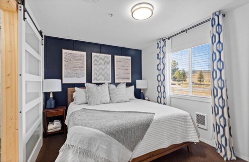 Lava Hot Springs Hotel | Library INN - Boutique Rooms - Free Breakfast - Hot Tub