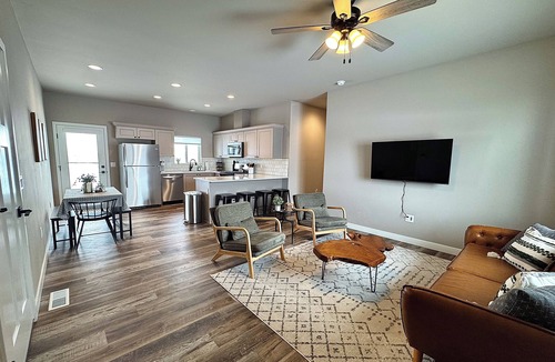 Pinedale House | Little Peaks - small, cozy home with beautiful mountain views!