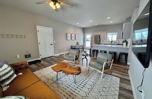 Pinedale House | Little Peaks - small, cozy home with beautiful mountain views!