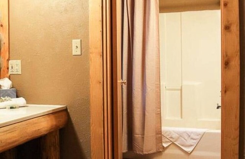 Afton Cabin | Lodgepole Cabin in Dry Creek