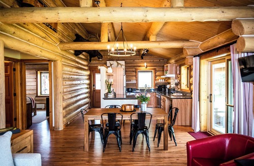McAllister Cabin | Log Cabin on the North Shore of Ennis Lake. Dramatic Views of the Madison Range