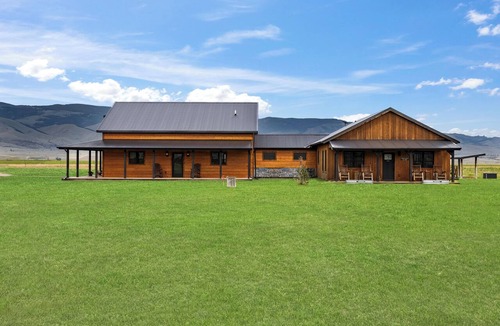 Livingston Cottage | Lone Cactus Ranch House Cottage Paradise Valley