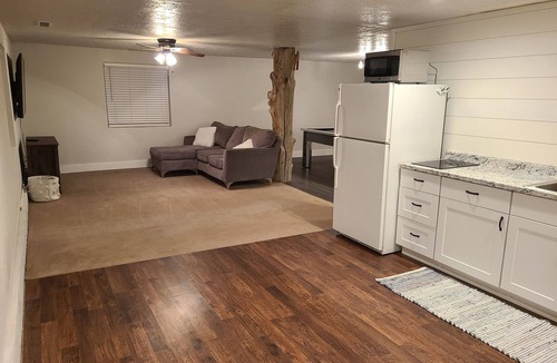 Lava Hot Springs House | Lookout Lodge, cozy retreat steps to Main St & hot pools! Views & a pool table!