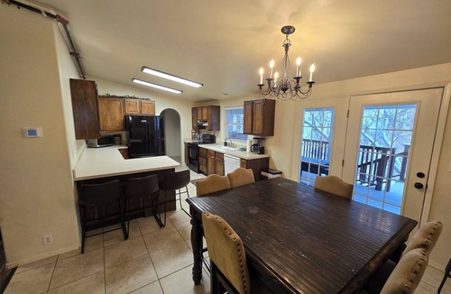 Lava Hot Springs House | Lookout Lodge, cozy retreat steps to Main St & hot pools! Views & a pool table!