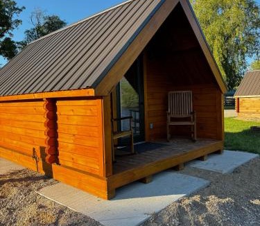 Lava Hot Springs Hotel | Lost Trail Resort - Riverside Rooms - Near Hot Pools