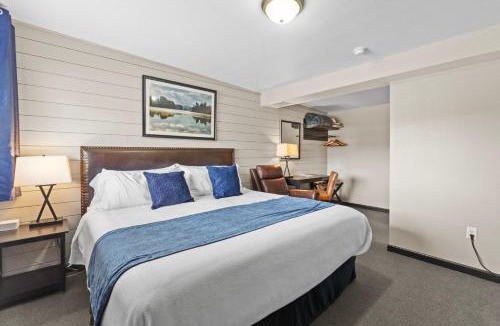 Lava Hot Springs Hotel | Lost Trail Resort - Riverside Rooms - Near Hot Pools