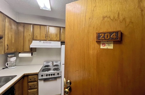 Lava Hot Springs Condo | Lovely 1-bedroom studio in Lava Hot Springs perfect for your getaway