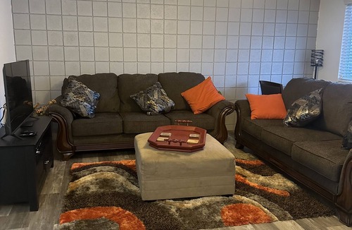 Washington Terrace House | Lovely 2 bedroom with free private carport parking and private patio
