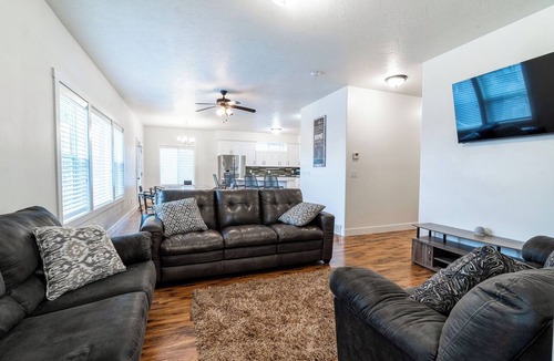Smithfield House | Lovely 5-bedroom house with AC in charming Smithfield