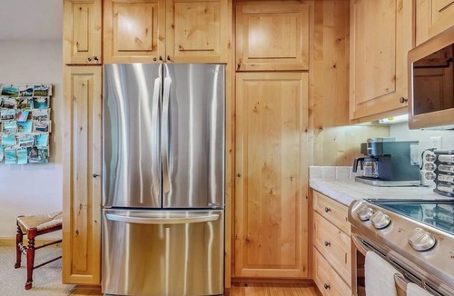Elkhorn Village Condo | Lovely condo w/beautiful views & shared pool/hot tub/tennis/golf
