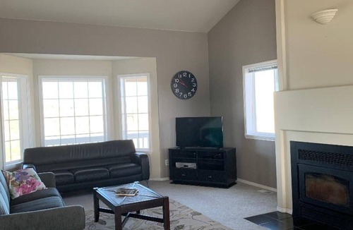 Owyhee County House | Lovely house on the Snake River that is minutes from CJ Strike Reservoir !