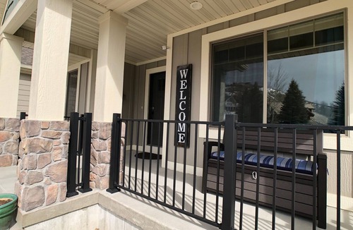 Harbor Village House | Loving Life @ the Lake at Harbor Village! 8 bdrm sleeps 30! Firepit Ping Pong!