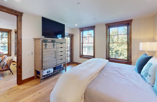 Jackson Condo | LPJH: Cozy Apartment Nestled On Snow King