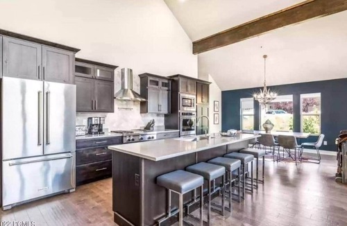 Pinebrook House | LUX Modern Park City Retreat 4BR MTN views Private Hot TUB