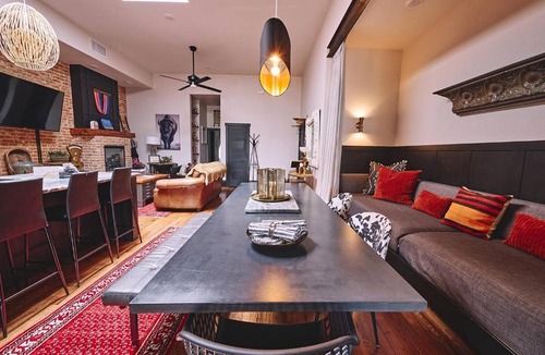 Sheridan Hotel | Luxe Main St Loft with Rooftop Lounge and Balcony