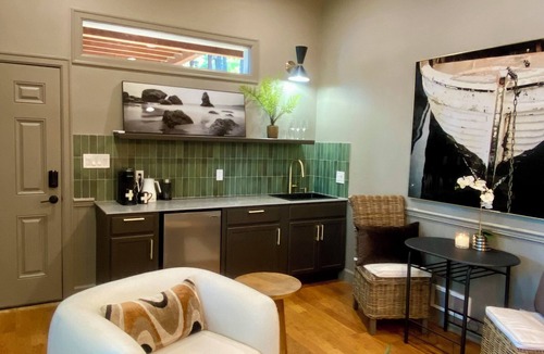 Clarksville Apartment | LUXE studio/with Hayden Lake private dock & hot tub "Blue Hayden"