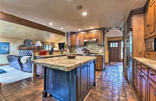 Twin Creeks Cottage | Luxe Sun Valley Retreat w/Hot Tub, 3 Mi to Resort