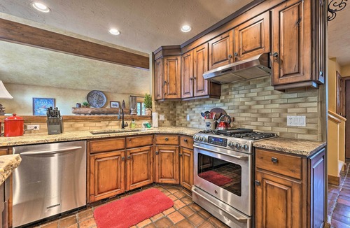 Twin Creeks Cottage | Luxe Sun Valley Retreat w/Hot Tub, 3 Mi to Resort