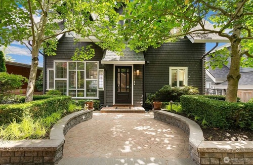 Bryn Mawr-Skyway House | Luxe Waterfront Estate Annex Hot Tub Private dock