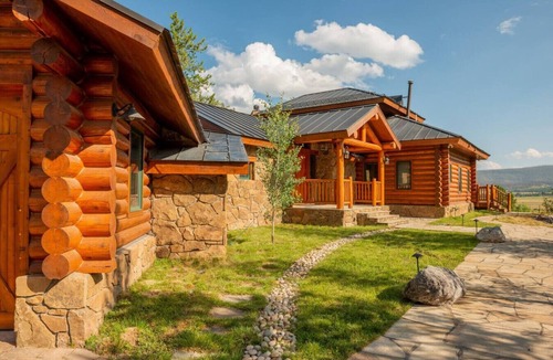 Game Creek House | Luxurious Hillside Lodge on a Working Wyoming Ranch