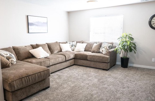 Idaho Falls Apartment | Luxurious Townhome Suites Near Airport #4