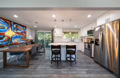 Renton House | Luxury 3BR - 2BA Family Home Near Seattle & Bellevue - Pet Friendly - EV Charger