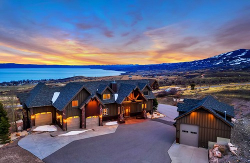 Fish Haven House | Luxury Bear Lake Retreat–THE MOOSE–Sleeps 40–Theater/Pickleball/Sport Court/Pool