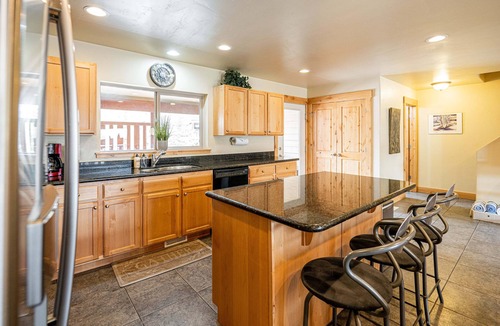 Bear Hollow Village House | Luxury Community Amenities, Central Location, Private Hot Tub & Pet-Friendly!