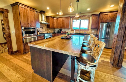 Hastings Farm House | Luxury Family Home with Full Teton Views + Hot Tub