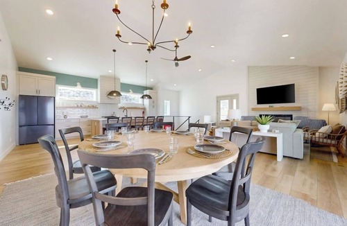 Sweetwater House | Luxury home w/private pickleball and basketball courts, WIFI and close to lake