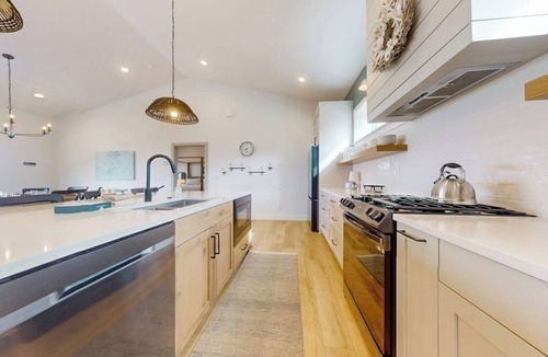 Sweetwater House | Luxury home w/private pickleball and basketball courts, WIFI and close to lake