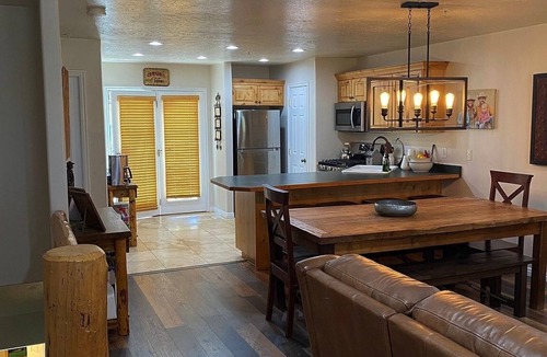 Eden Condo | Luxury Moose Hollow, Powder mountain, 3 bedroom/hot tub Condo in Eden Utah.