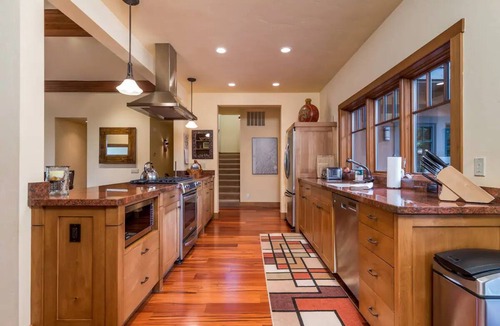 Ketchum House | Luxury ski chalet with mountain views, minutes to ski lifts