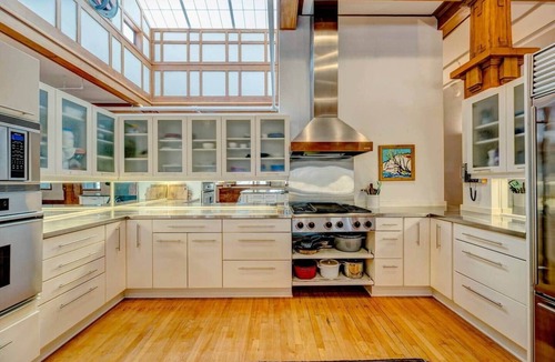 Sheridan House | Main Street Lux Retreat |The New York Store Suite