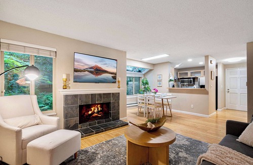 Redmond House | @ Marbella Lane - Cozy Forest Cabin Min from DWNTN