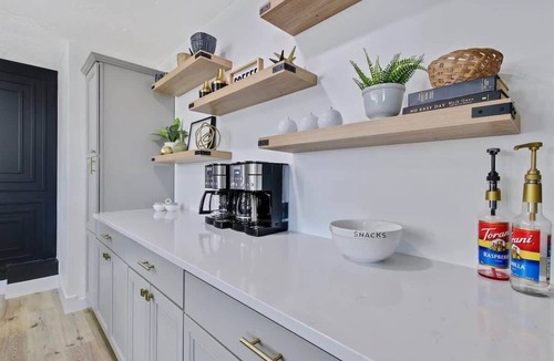 Meridian House | Massive Gathering Home with Ballroom - Sleeps 32+