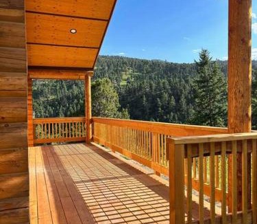 Gardiner House | McDonald Cabin #5 next to YNP