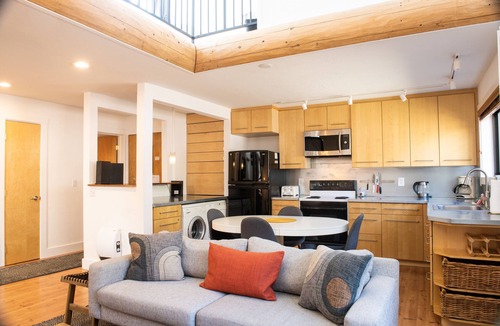 Ketchum Condo | Meadowbrook Condo 9 - Couples Oasis Hideout Prime for Hiking or Bike Path
