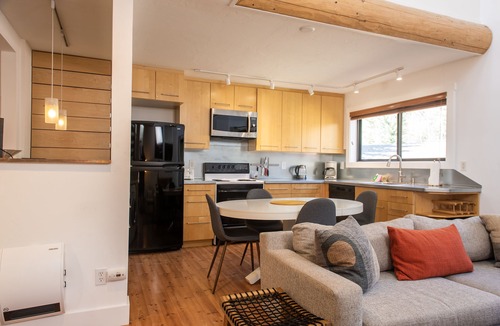 Ketchum Condo | Meadowbrook Condo 9 - Couples Oasis Hideout Prime for Hiking or Bike Path