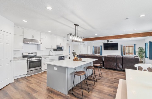 Canyon Rim House | Millcreek Luxury Chateau With Hot Tub