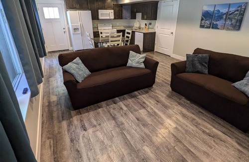 American Fork Apartment | Modern 1BR by Silicon Slopes – Workspace & 65” TV