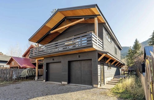 Jackson House | Modern 2-bedroom home within walking distance to Jackson Hole Town Square
