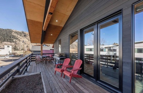 Jackson House | Modern 2-bedroom home within walking distance to Jackson Hole Town Square