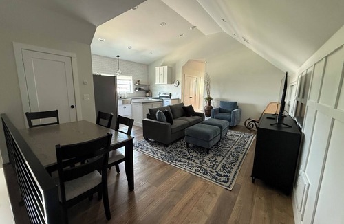 Pleasant Grove Apartment | Modern 2BR Getaway in Quiet Upscale Pleasant Grove Neighborhood
