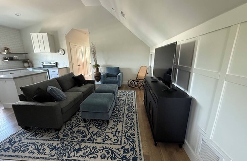 Pleasant Grove Apartment | Modern 2BR Getaway in Quiet Upscale Pleasant Grove Neighborhood