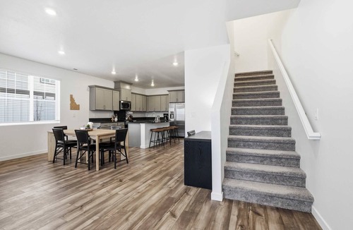 Eagle House | Modern 4BR Home in Eagle | Sleeps 11 | Pool, Park, Near Boise